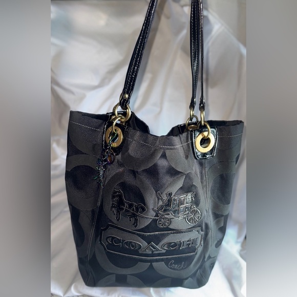 T REXY IRIDESCENT CHARM / KEYCHAIN - Picture 6 of 6